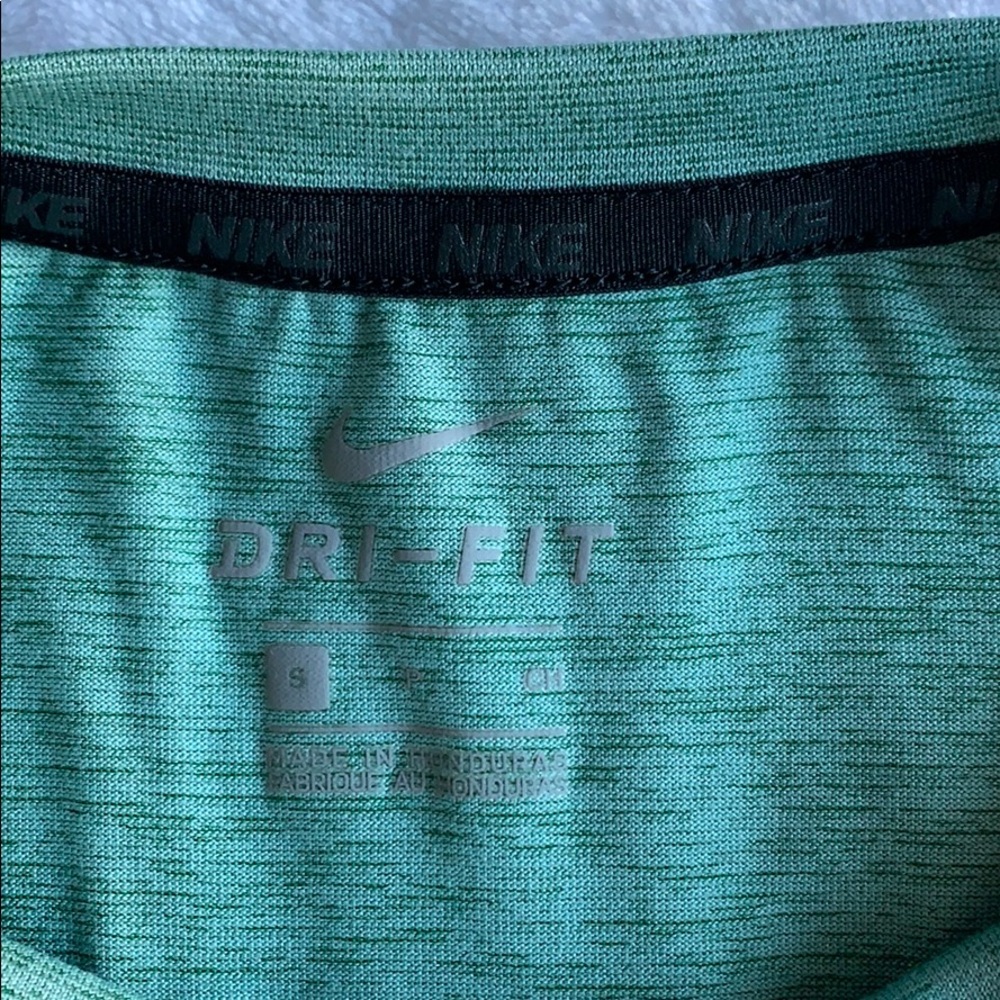 Nike Dri-Fit Running Shirt - Picture 3 of 3